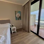 Aquila D'oro Desenzano فندق ديسينسانو ديل غاردا