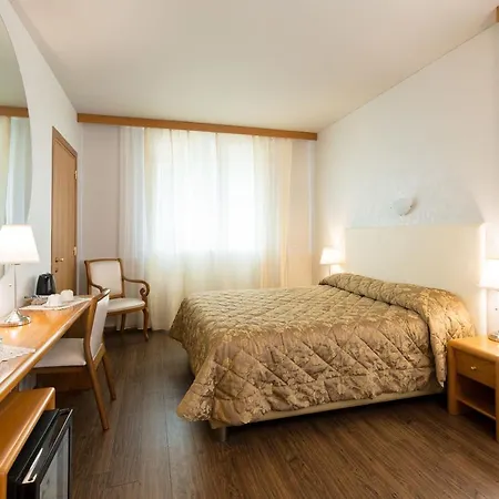 Aquila D'oro Desenzano Hotel 4*