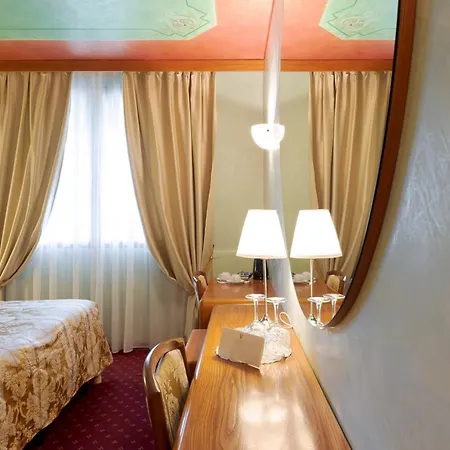 Hotel Aquila D'oro Desenzano 4*