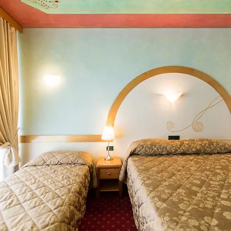 Aquila D'oro Desenzano 4* Desenzano del Garda