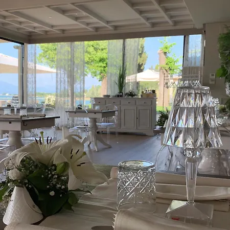 Hotel Aquila D'oro Desenzano 4*